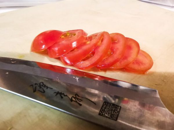 譚彦彬　包丁（ペティナイフ）を使用したミニトマトの切れ味