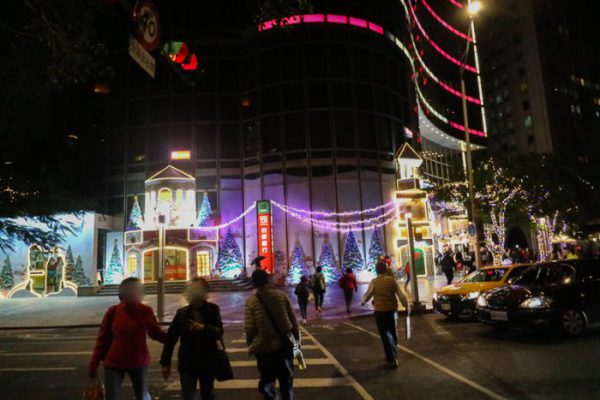 台北の街並み（12月クリスマスイルミネーション）