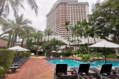 バンコク旅行　おすすめホテル　センタラ グランド アット セントラル プラザ ラープラオ バンコク プール