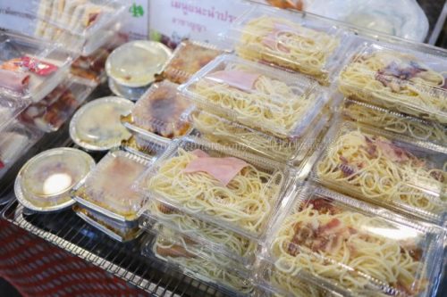 タイ　バンコク旅行　サマゴーン市場　食べ物
