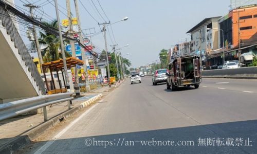 タイ　チェンマイ旅行　バイク　道中　カフェ