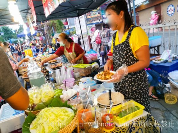 タイ　チェンマイ旅行　ナイトマーケット　サタデーマーケット　土曜　屋台