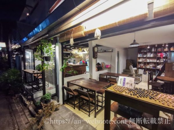 タイ　チェンマイ旅行　夜　食事　おすすめ　人気　カフェ　Farm Story House