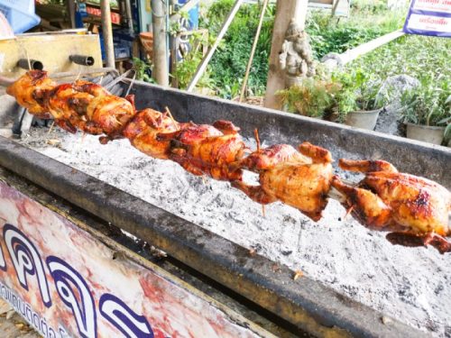 チェンマイ旅行　モンチェム　屋台　ガイヤーン　焼き鳥　鶏肉