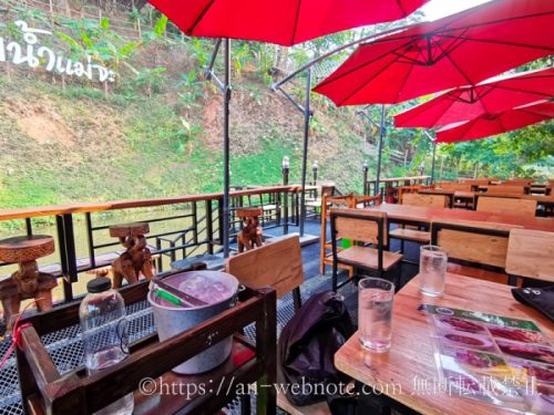 ฮิมน้ำแม่จะ　チェンマイ旅行　タイ料理　レストラン　山　メーリム　モンチェム